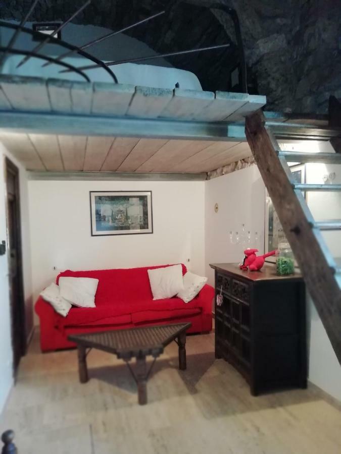 Antico Teatro Apartment กัสตีลีโยเน ดิ ออร์ชา ภายนอก รูปภาพ